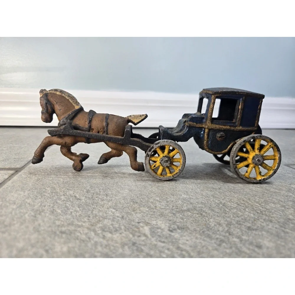 ANTIQUE CAST IRON HORSE DRAWN CARRIAGE BUGGY TOY 9.5